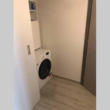 Nuovo Elegante,curato Nei Dettagli Appartement